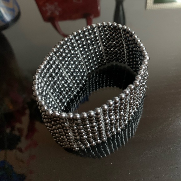 Metallic grey beads bracelet 🌚 - Picture 3 of 6